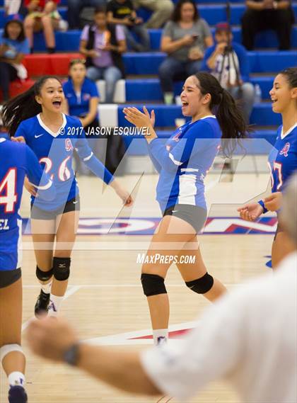 Thumbnail 1 in Charter Oak @ Los Altos photogallery.