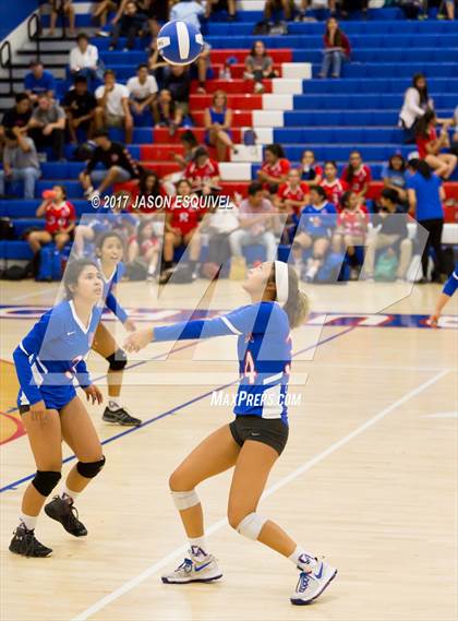Thumbnail 1 in Charter Oak @ Los Altos photogallery.