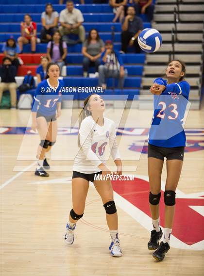 Thumbnail 1 in Charter Oak @ Los Altos photogallery.