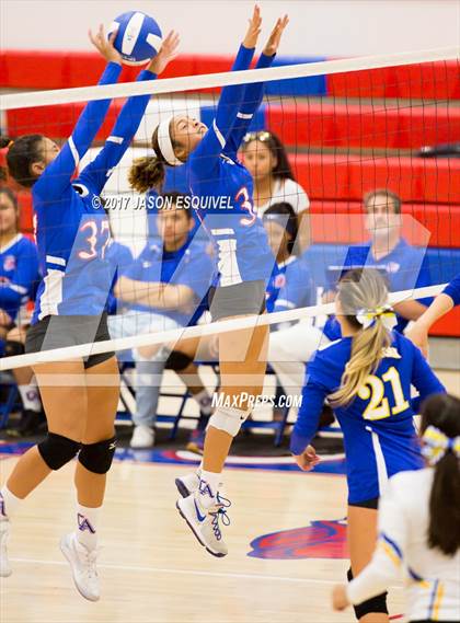 Thumbnail 3 in Charter Oak @ Los Altos photogallery.
