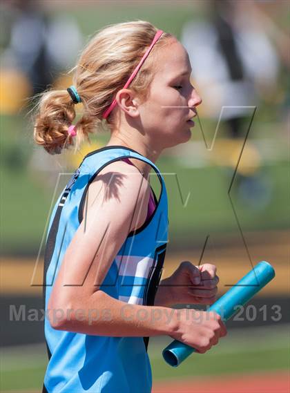 Thumbnail 3 in 2013 Ventura Invitational Girls Varsity 4X800M Relay photogallery.
