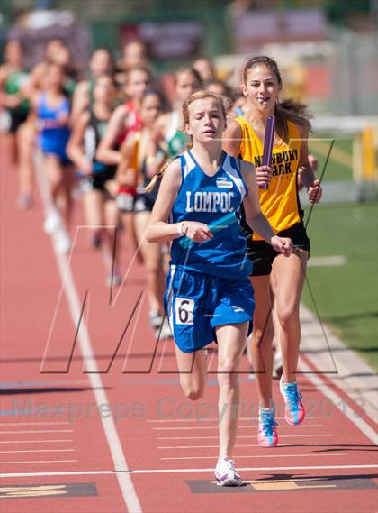 Thumbnail 3 in 2013 Ventura Invitational Girls Varsity 4X800M Relay photogallery.
