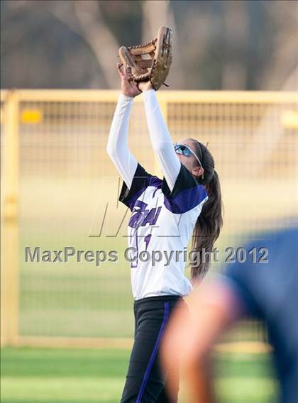 Thumbnail 2 in Carlsbad vs Torrey Pines (CIF SDS D1 Final) photogallery.
