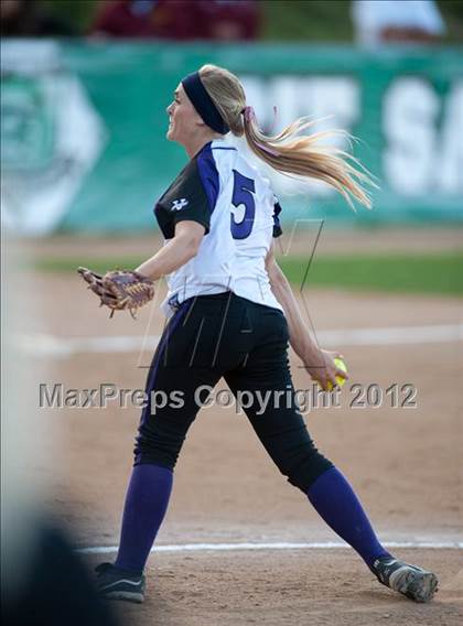 Thumbnail 1 in Carlsbad vs Torrey Pines (CIF SDS D1 Final) photogallery.