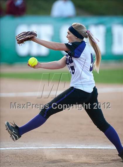 Thumbnail 2 in Carlsbad vs Torrey Pines (CIF SDS D1 Final) photogallery.