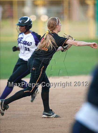 Thumbnail 3 in Carlsbad vs Torrey Pines (CIF SDS D1 Final) photogallery.