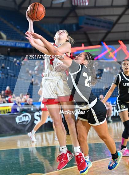 Thumbnail 3 in Lynnwood vs. Stanwood (WIAA State Round of 12) photogallery.
