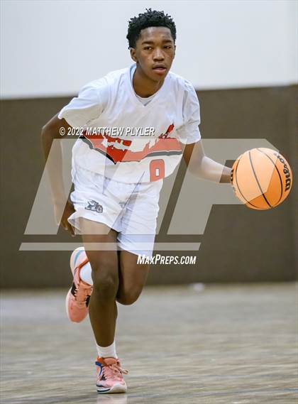 Thumbnail 2 in Liberty Christian vs. Village Christian Academy (Isaac Levy Veterans Day Tournament) photogallery.