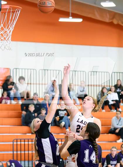 Thumbnail 2 in Grand Saline vs Bonham photogallery.