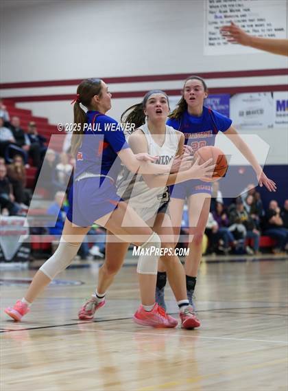Thumbnail 2 in Selinsgrove vs. Central Columbia (PIAA District 4 Class 4A Semifinal) photogallery.