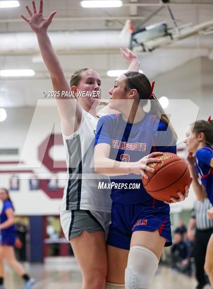 Thumbnail 1 in Selinsgrove vs. Central Columbia (PIAA District 4 Class 4A Semifinal) photogallery.