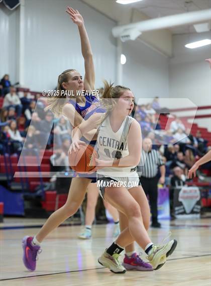 Thumbnail 3 in Selinsgrove vs. Central Columbia (PIAA District 4 Class 4A Semifinal) photogallery.