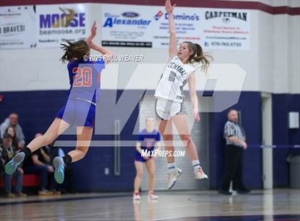 Thumbnail 3 in Selinsgrove vs. Central Columbia (PIAA District 4 Class 4A Semifinal) photogallery.
