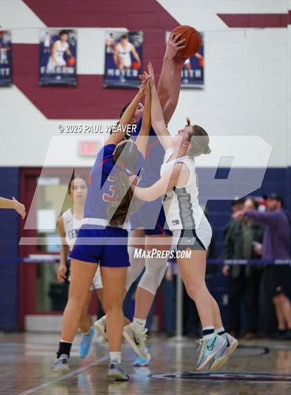 Thumbnail 2 in Selinsgrove vs. Central Columbia (PIAA District 4 Class 4A Semifinal) photogallery.