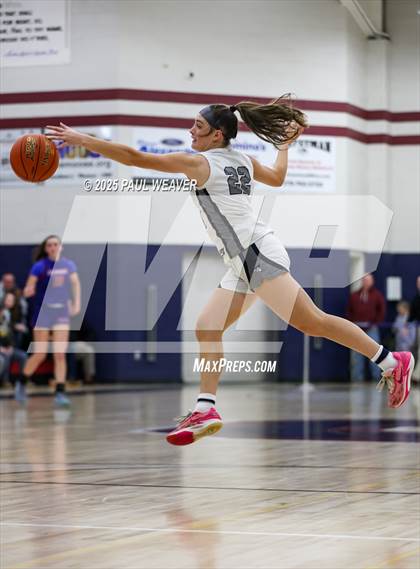 Thumbnail 3 in Selinsgrove vs. Central Columbia (PIAA District 4 Class 4A Semifinal) photogallery.