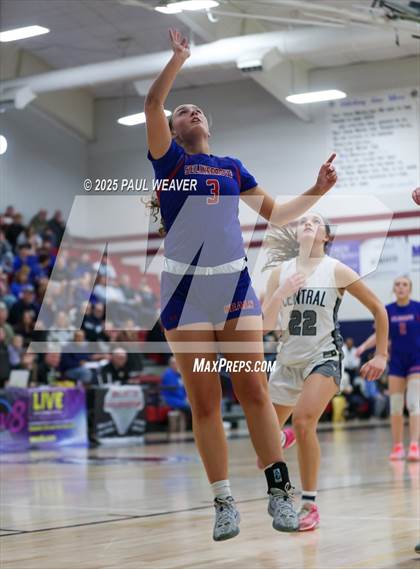 Thumbnail 3 in Selinsgrove vs. Central Columbia (PIAA District 4 Class 4A Semifinal) photogallery.