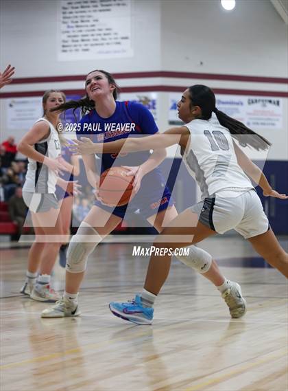 Thumbnail 2 in Selinsgrove vs. Central Columbia (PIAA District 4 Class 4A Semifinal) photogallery.