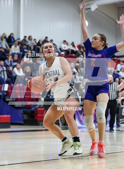 Thumbnail 3 in Selinsgrove vs. Central Columbia (PIAA District 4 Class 4A Semifinal) photogallery.