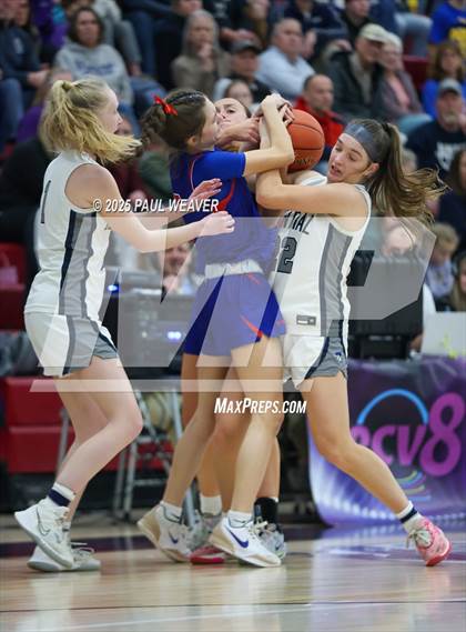 Thumbnail 3 in Selinsgrove vs. Central Columbia (PIAA District 4 Class 4A Semifinal) photogallery.