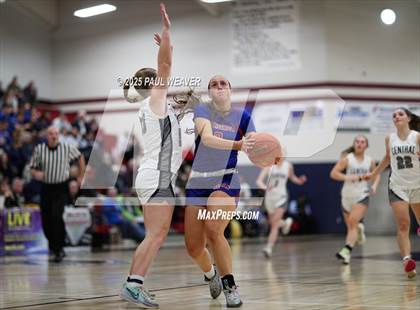 Thumbnail 3 in Selinsgrove vs. Central Columbia (PIAA District 4 Class 4A Semifinal) photogallery.