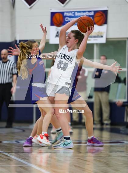 Thumbnail 3 in Selinsgrove vs. Central Columbia (PIAA District 4 Class 4A Semifinal) photogallery.