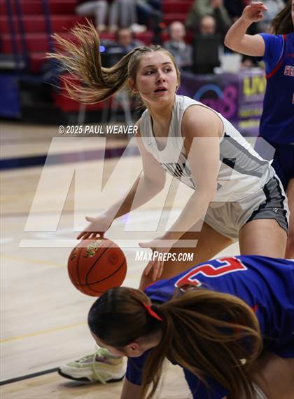 Thumbnail 3 in Selinsgrove vs. Central Columbia (PIAA District 4 Class 4A Semifinal) photogallery.