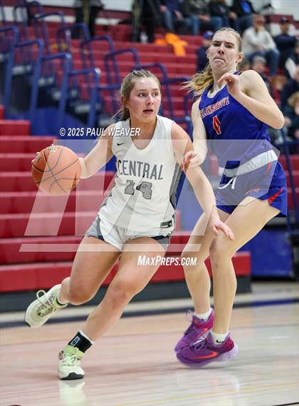 Thumbnail 1 in Selinsgrove vs. Central Columbia (PIAA District 4 Class 4A Semifinal) photogallery.