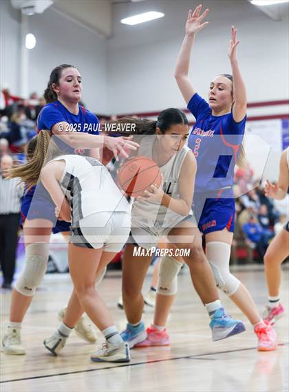 Thumbnail 1 in Selinsgrove vs. Central Columbia (PIAA District 4 Class 4A Semifinal) photogallery.