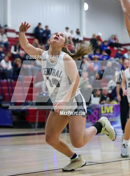 Thumbnail 3 in Selinsgrove vs. Central Columbia (PIAA District 4 Class 4A Semifinal) photogallery.
