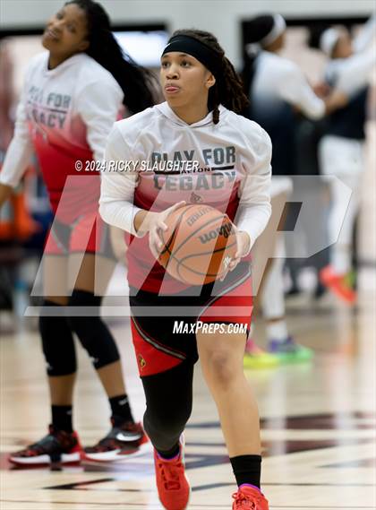 Thumbnail 2 in O'Fallon vs. Alton (IHSA 4A Sectional Semifinal) photogallery.
