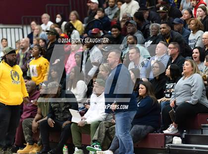 Thumbnail 1 in O'Fallon vs. Alton (IHSA 4A Sectional Semifinal) photogallery.