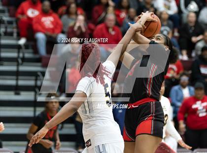 Thumbnail 1 in O'Fallon vs. Alton (IHSA 4A Sectional Semifinal) photogallery.