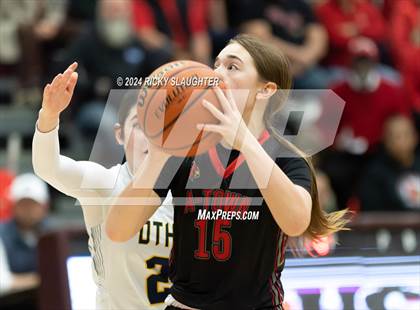 Thumbnail 1 in O'Fallon vs. Alton (IHSA 4A Sectional Semifinal) photogallery.