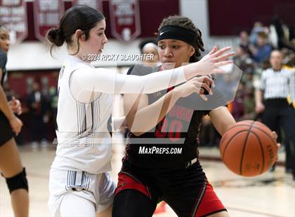 Thumbnail 3 in O'Fallon vs. Alton (IHSA 4A Sectional Semifinal) photogallery.
