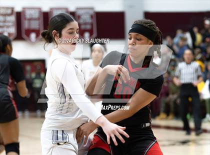 Thumbnail 1 in O'Fallon vs. Alton (IHSA 4A Sectional Semifinal) photogallery.