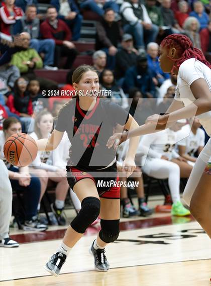 Thumbnail 1 in O'Fallon vs. Alton (IHSA 4A Sectional Semifinal) photogallery.