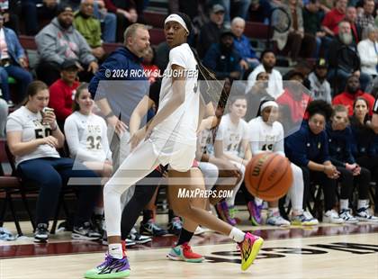 Thumbnail 3 in O'Fallon vs. Alton (IHSA 4A Sectional Semifinal) photogallery.