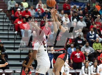 Thumbnail 2 in O'Fallon vs. Alton (IHSA 4A Sectional Semifinal) photogallery.