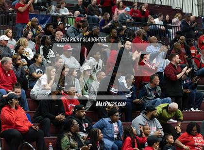 Thumbnail 2 in O'Fallon vs. Alton (IHSA 4A Sectional Semifinal) photogallery.