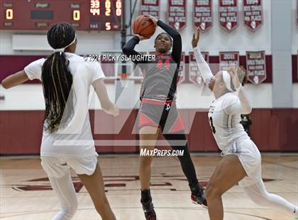 Thumbnail 2 in O'Fallon vs. Alton (IHSA 4A Sectional Semifinal) photogallery.