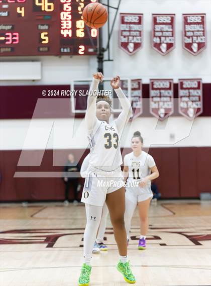 Thumbnail 1 in O'Fallon vs. Alton (IHSA 4A Sectional Semifinal) photogallery.