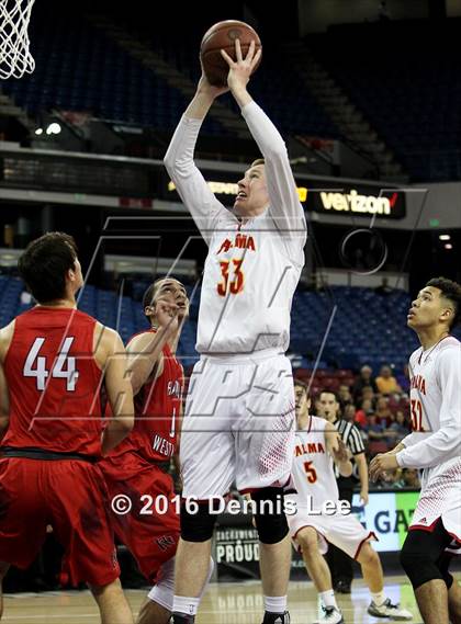 Thumbnail 1 in Harvard-Westlake vs. Palma (CIF State D4 Final) photogallery.