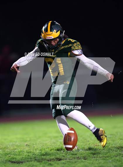 Thumbnail 1 in Willits vs. Ferndale (CIF NCS D7 Final) photogallery.