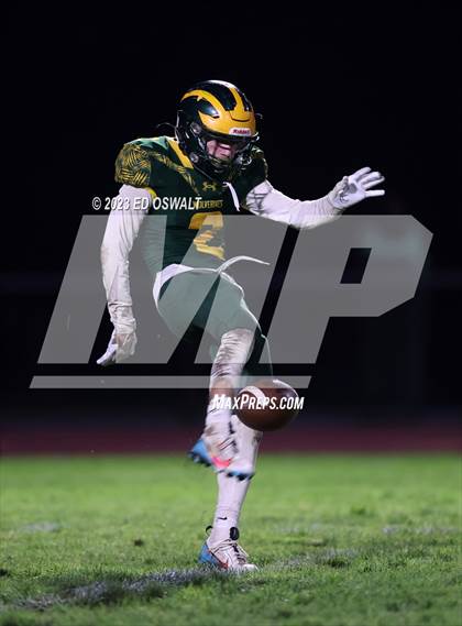 Thumbnail 1 in Willits vs. Ferndale (CIF NCS D7 Final) photogallery.