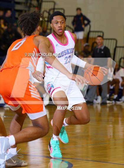 Thumbnail 3 in Bishop Gorman vs. Sheldon (Tarkanian Classic) photogallery.