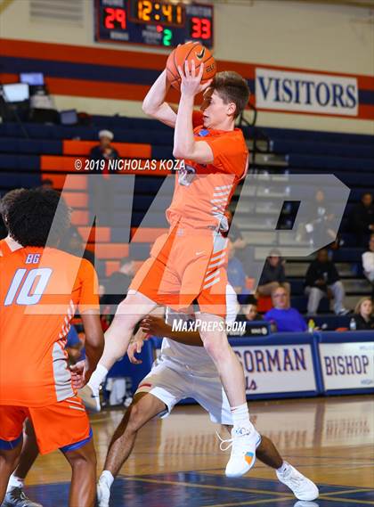 Thumbnail 3 in Bishop Gorman vs. Sheldon (Tarkanian Classic) photogallery.