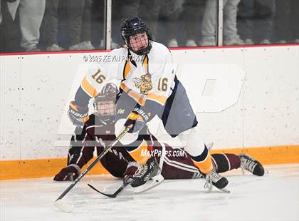 Thumbnail 1 in North Haven vs. East Haven (SCC D2 Semifinal) photogallery.
