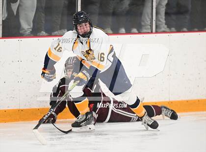 Thumbnail 2 in North Haven vs. East Haven (SCC D2 Semifinal) photogallery.