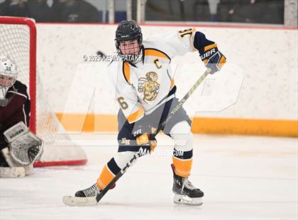 Thumbnail 1 in North Haven vs. East Haven (SCC D2 Semifinal) photogallery.