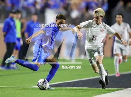 Thumbnail 2 in Plano West vs. Coppell (UIL 6A Division 1 Regional Final Playoff) photogallery.